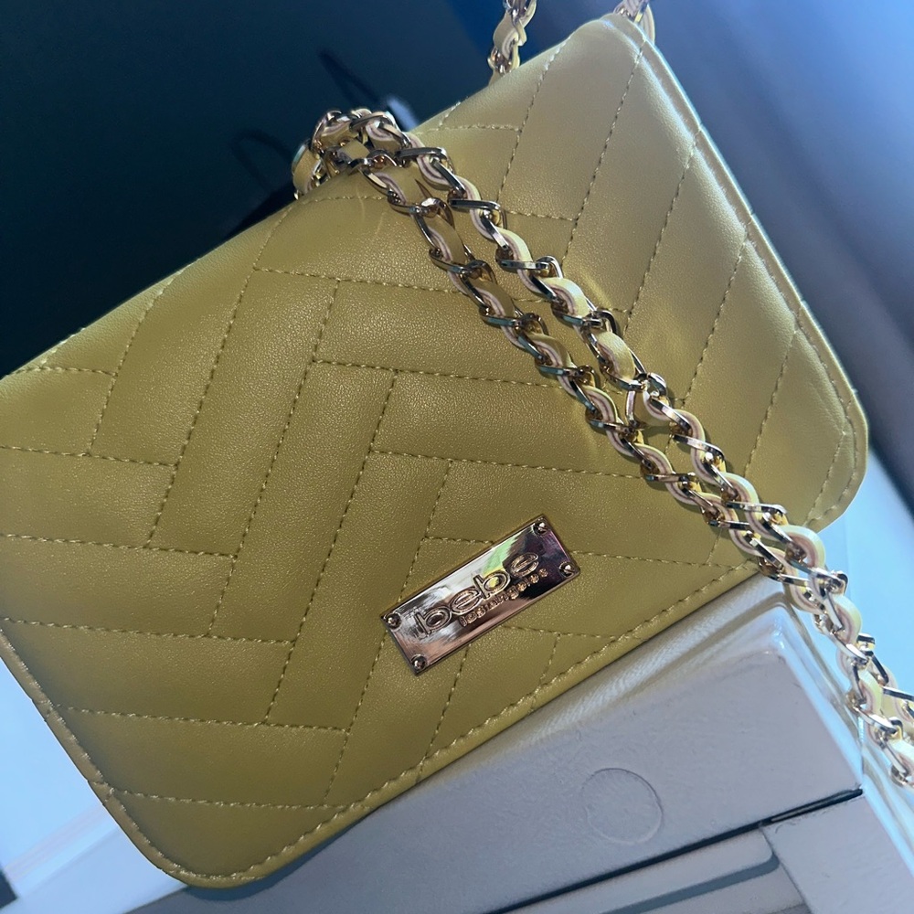 Bebe Quilted Women's crossbody Bag - Picture 3 of 3